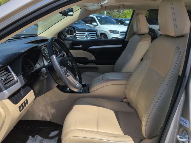 Thumbnail: 2016 Toyota Highlander - 11