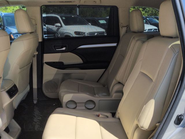Thumbnail: 2016 Toyota Highlander - 13