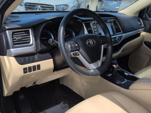 Thumbnail: 2016 Toyota Highlander - 2