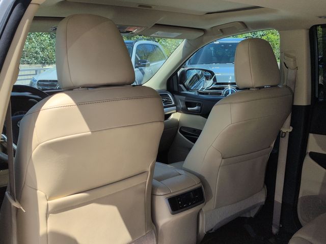 Thumbnail: 2016 Toyota Highlander - 12