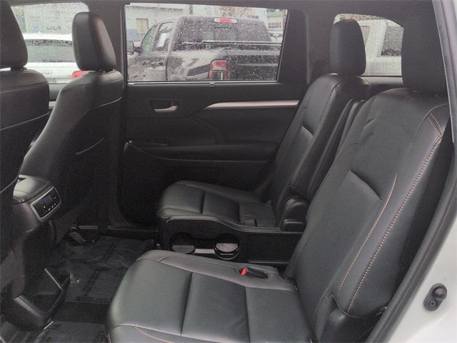 Thumbnail: 2019 Toyota Highlander - 28