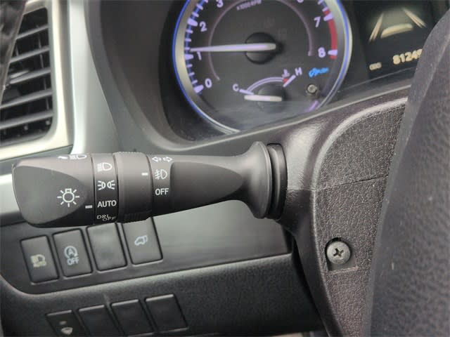 Thumbnail: 2019 Toyota Highlander - 34