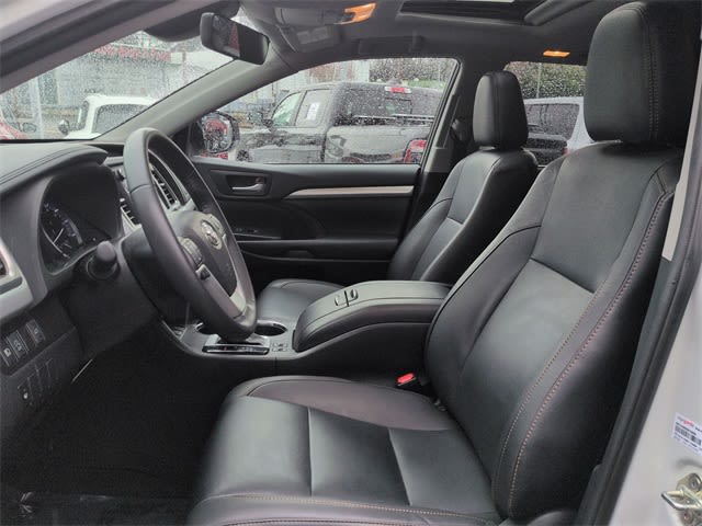 Thumbnail: 2019 Toyota Highlander - 11