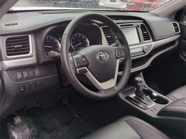Thumbnail: 2019 Toyota Highlander - 2