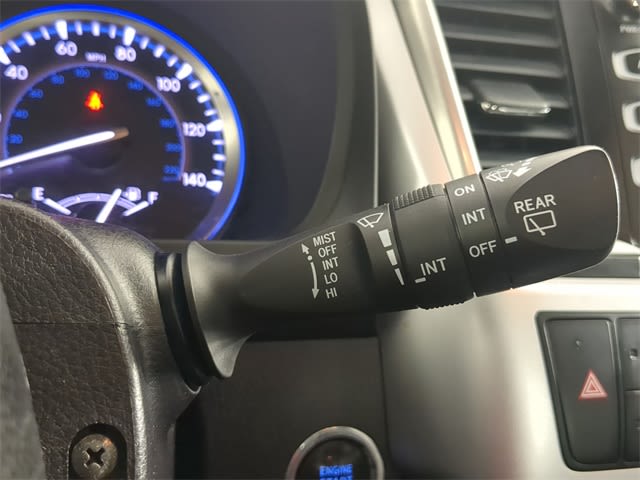 Thumbnail: 2018 Toyota Highlander - 34