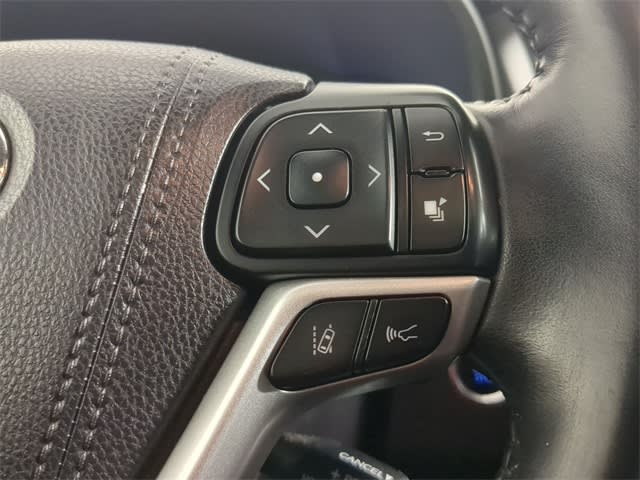 Thumbnail: 2018 Toyota Highlander - 33