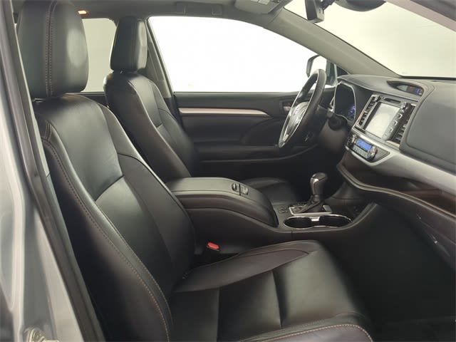 Thumbnail: 2018 Toyota Highlander - 12
