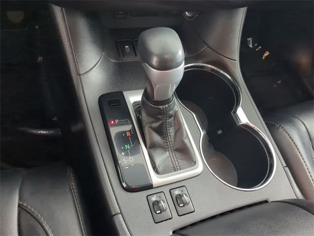 Thumbnail: 2018 Toyota Highlander - 16