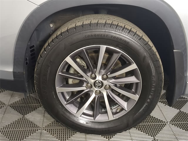 Thumbnail: 2018 Toyota Highlander - 8