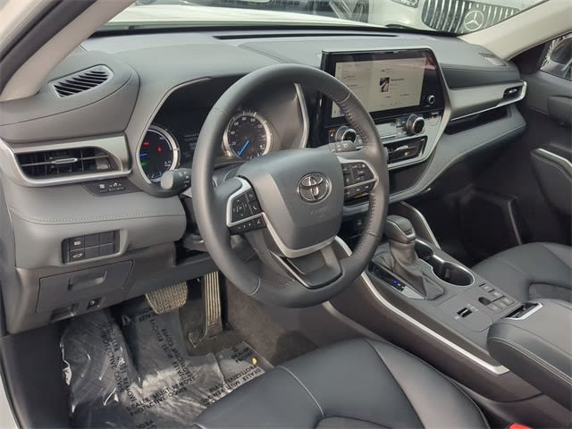 Thumbnail: 2024 Toyota Highlander - 2