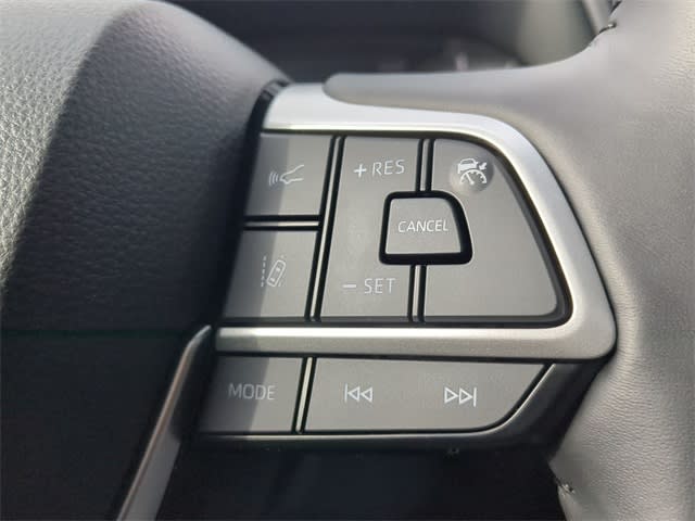 Thumbnail: 2024 Toyota Highlander - 32