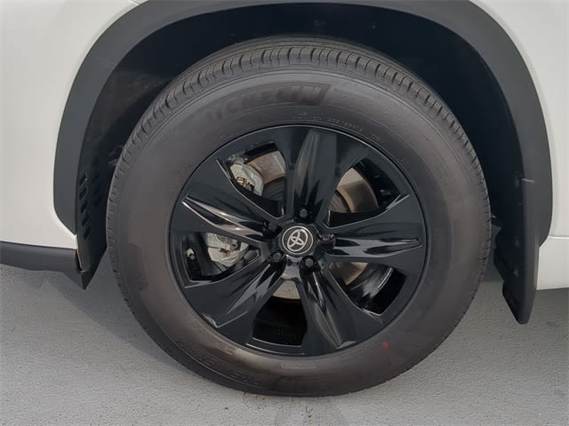 Thumbnail: 2024 Toyota Highlander - 8