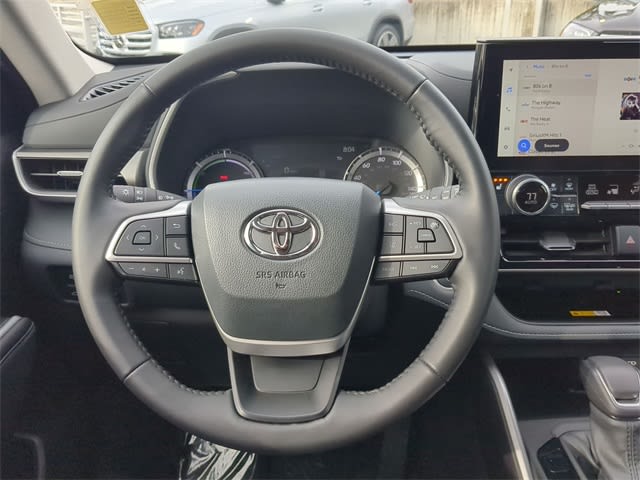 Thumbnail: 2024 Toyota Highlander - 14