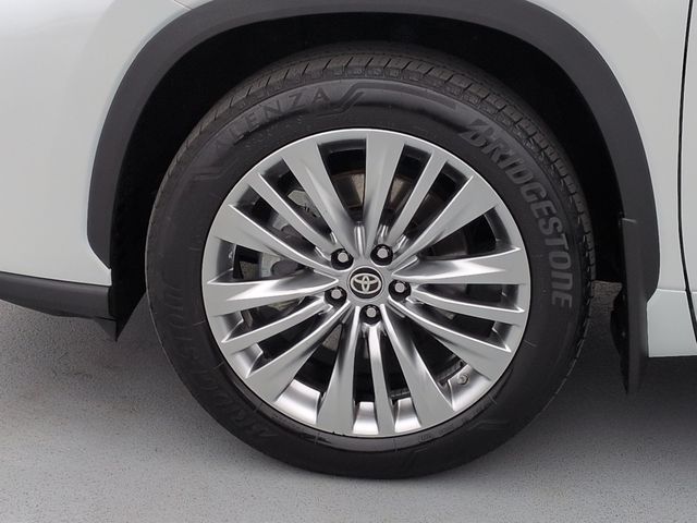 Thumbnail: 2024 Toyota Highlander - 8