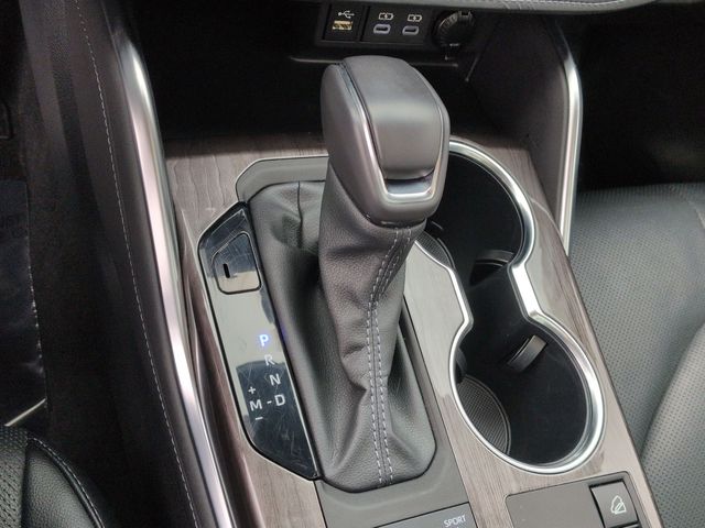 Thumbnail: 2024 Toyota Highlander - 16