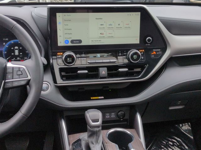 Thumbnail: 2024 Toyota Highlander - 15