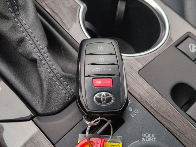 Thumbnail: 2024 Toyota Highlander - 39