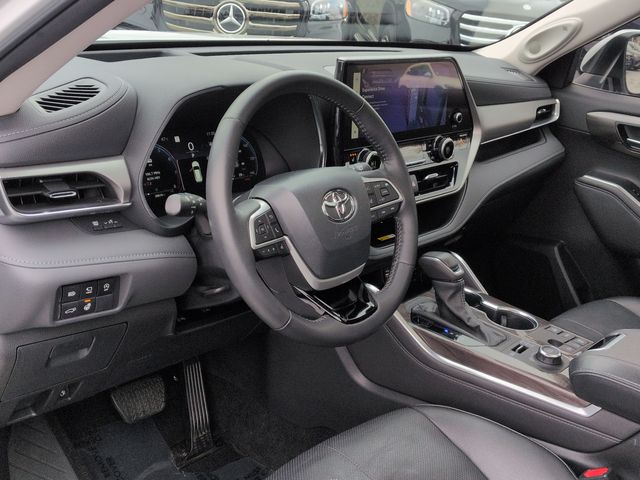 Thumbnail: 2024 Toyota Highlander - 2