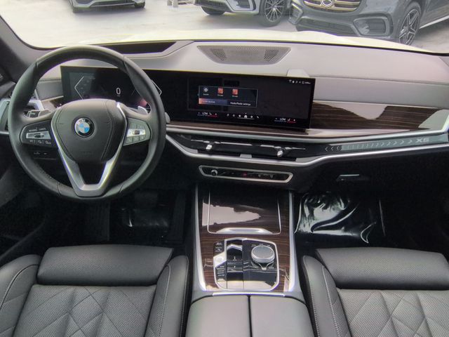 Thumbnail: 2026 BMW X5 - 10