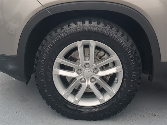 Thumbnail: 2014 Kia Sorento - 8