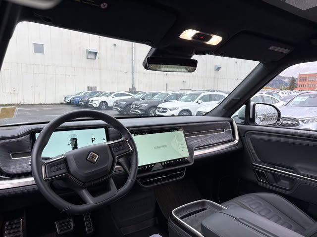 Thumbnail: 2023 Rivian R1S - 2