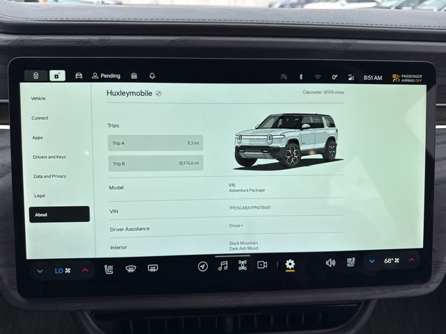Thumbnail: 2023 Rivian R1S - 8