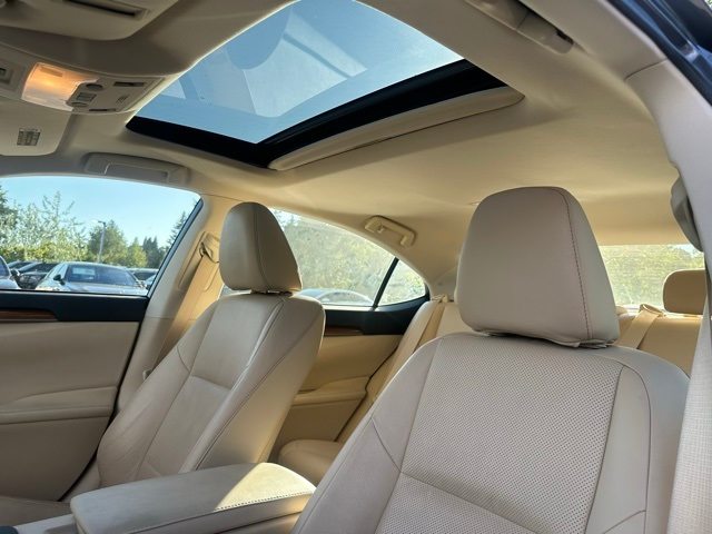 Thumbnail: 2013 Lexus ES - 11
