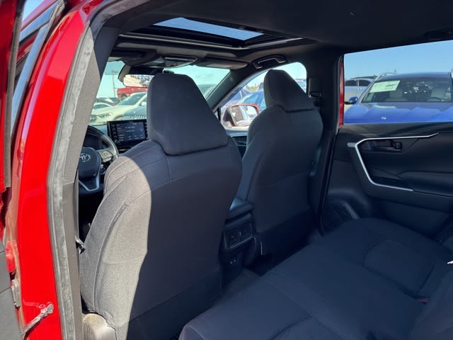 Thumbnail: 2021 Toyota RAV4 - 7