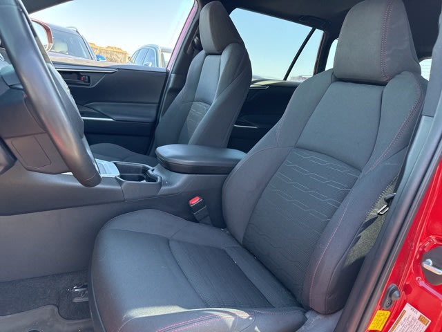 Thumbnail: 2021 Toyota RAV4 - 6