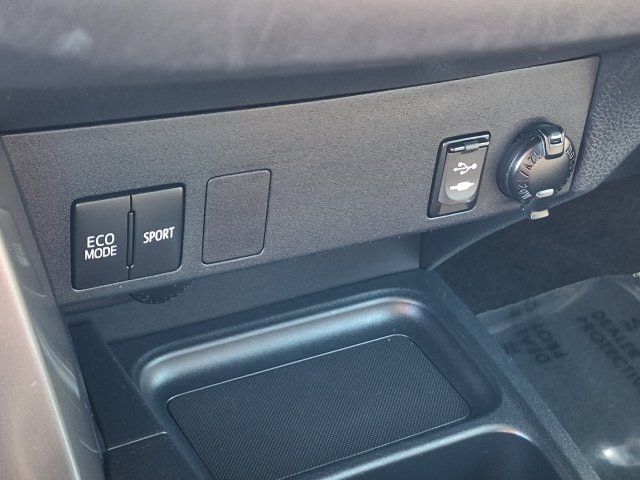 Thumbnail: 2018 Toyota RAV4 - 36