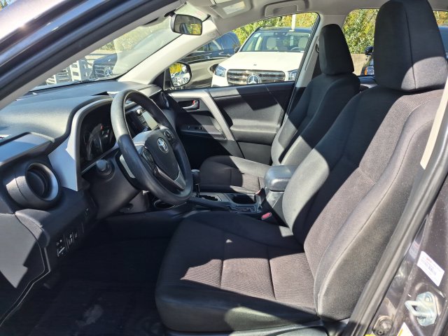 Thumbnail: 2018 Toyota RAV4 - 10