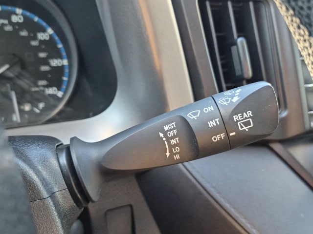 Thumbnail: 2018 Toyota RAV4 - 31