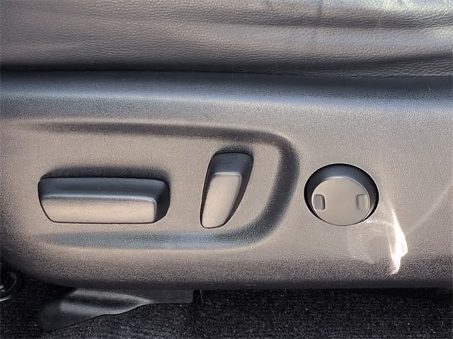 Thumbnail: 2016 Toyota RAV4 - 26