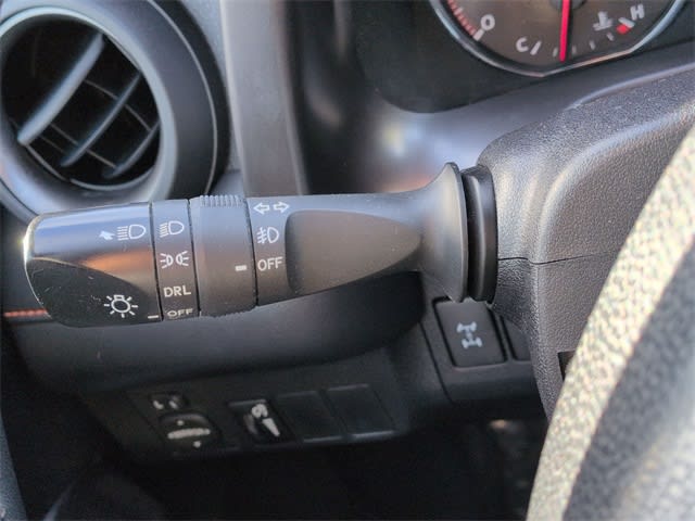 Thumbnail: 2016 Toyota RAV4 - 34