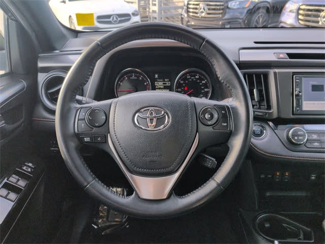 Thumbnail: 2016 Toyota RAV4 - 10