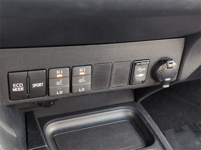 Thumbnail: 2016 Toyota RAV4 - 37