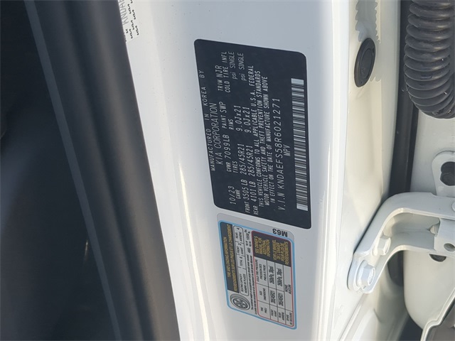 Thumbnail: 2024 Kia EV9 - 18