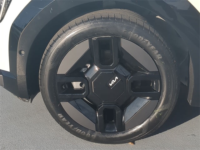 Thumbnail: 2024 Kia EV9 - 7