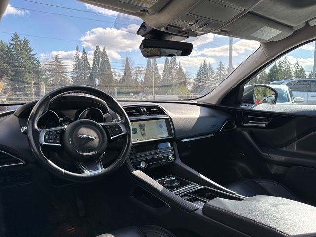 Thumbnail: 2020 Jaguar F-Pace - 2