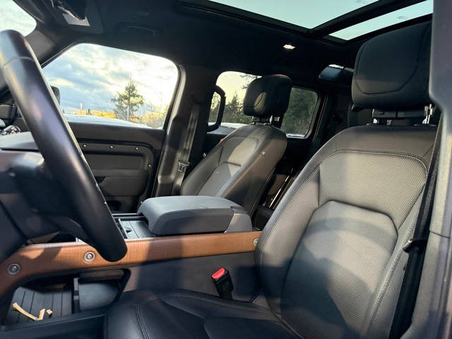 Thumbnail: 2023 Land Rover Defender - 7