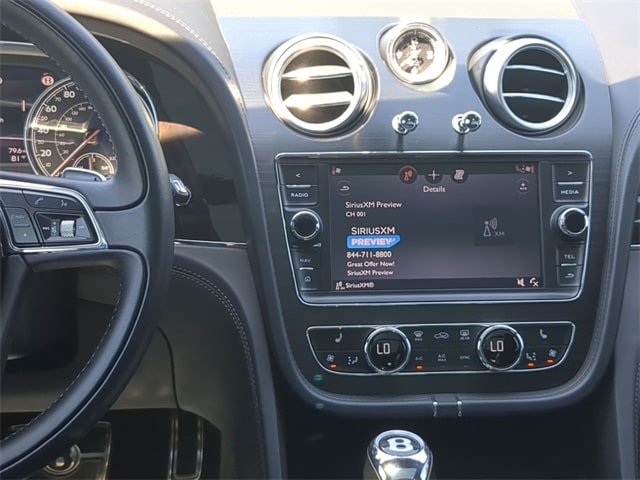 Thumbnail: 2019 Bentley Bentayga - 16