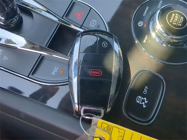 Thumbnail: 2019 Bentley Bentayga - 37