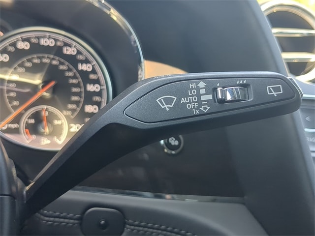 Thumbnail: 2019 Bentley Bentayga - 15