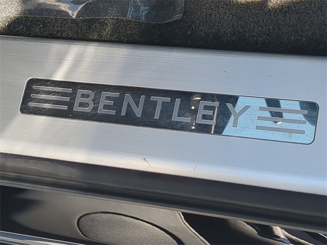 Thumbnail: 2019 Bentley Bentayga - 25