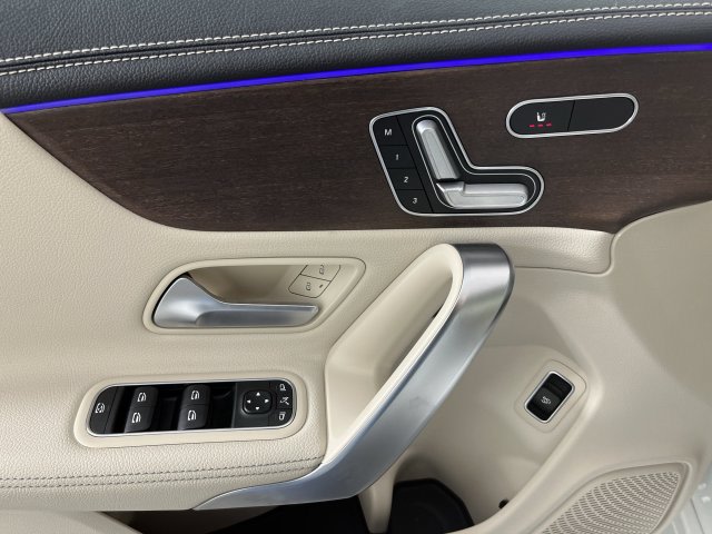 Thumbnail: 2020 Mercedes-Benz CLA - 35
