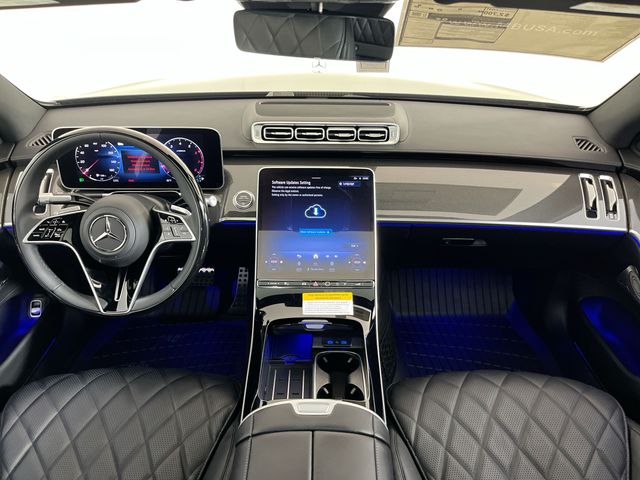 Thumbnail: 2024 Mercedes-Benz S-Class - 10