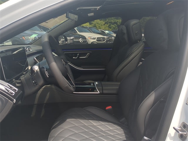 Thumbnail: 2025 Mercedes-Benz S-Class - 11