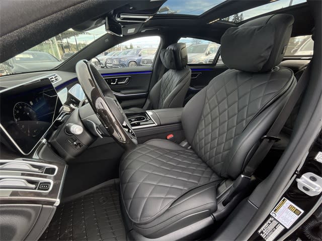 Thumbnail: 2024 Mercedes-Benz S-Class - 10
