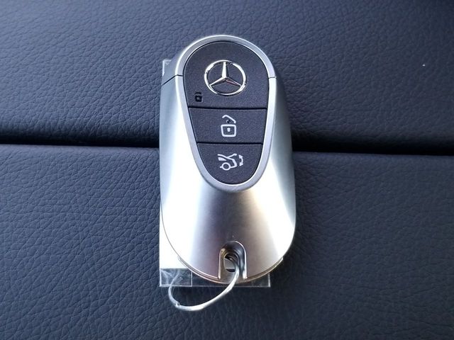 Thumbnail: 2022 Mercedes-Benz C-Class - 18