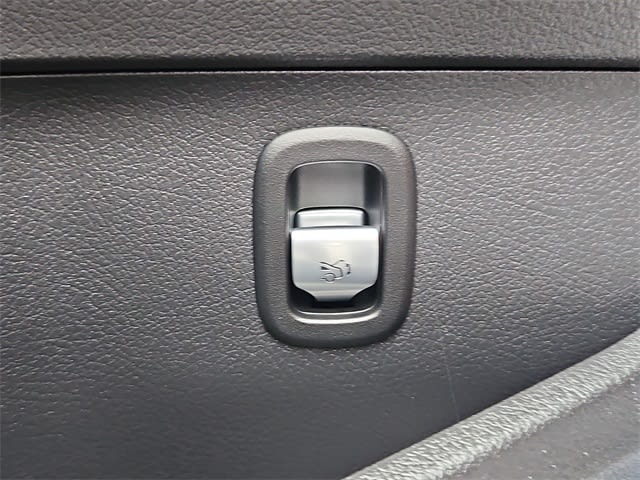 Thumbnail: 2026 Mercedes-Benz C-Class - 41